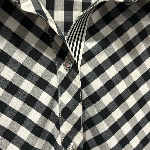 Elegant Black & White Gingham Long Sleeve, Button Front Tunic. - Picture 4 of 4